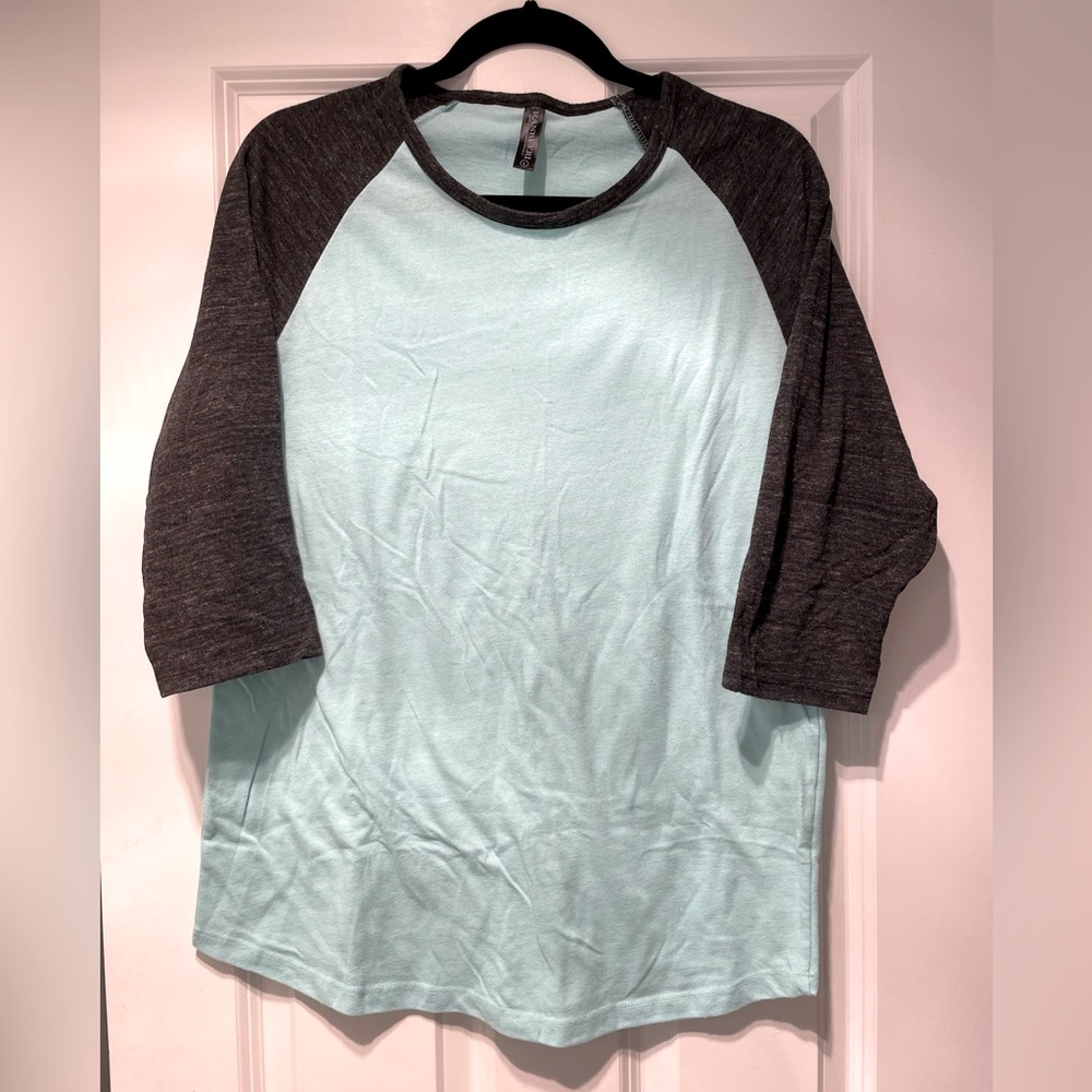 3/4 sleeve t-shirt